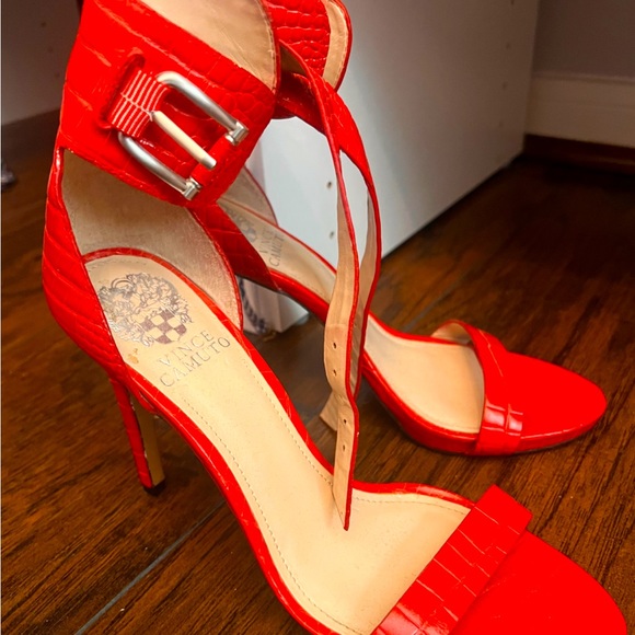 Vince Camuto Red Strappy Ankle Heels size 8 - Picture 2 of 3